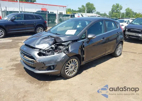 2016 Ford Fiesta Titanium z USA, uszkodzony, nr VIN 3FADP4FJ6GM180232